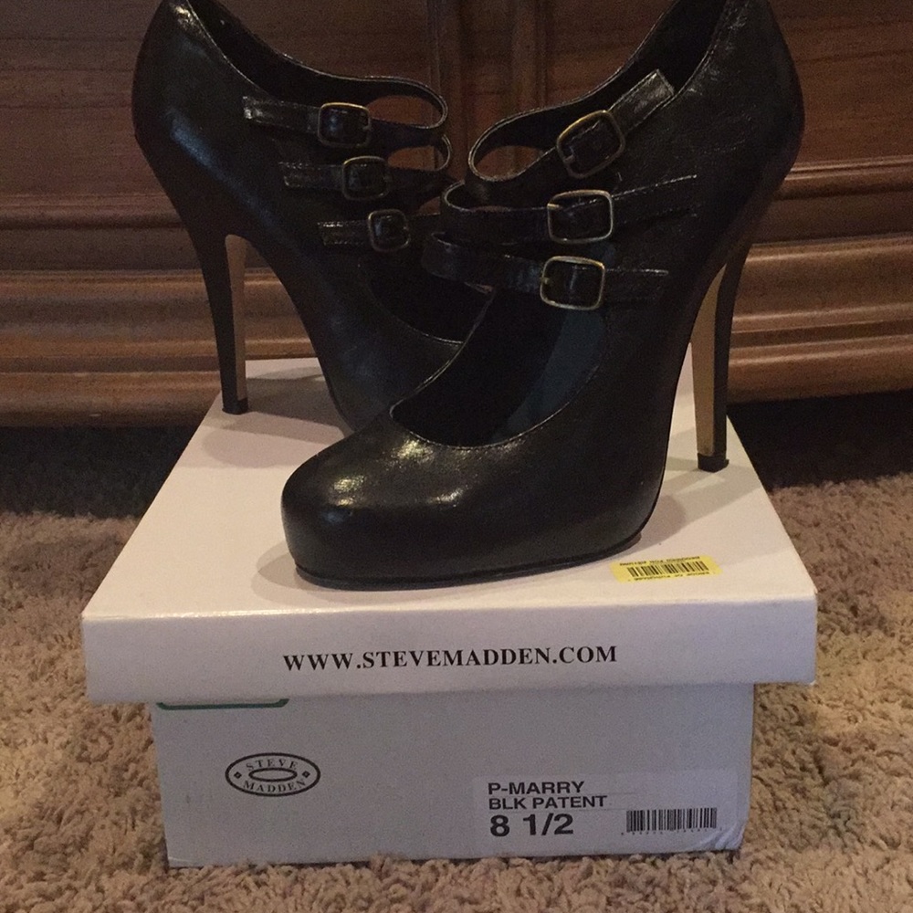 Black Steve Madden Pumps 8 1/2 barley worn